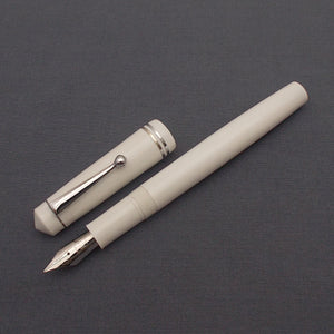 Click Aristocrat Fountain Pen with Kanwrite Nib - White - Chrome Trim