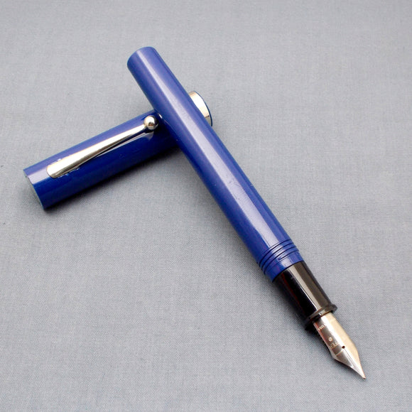 Vintage Sheaffer No Nonsense Fountain Pen - Made in USA - Blue