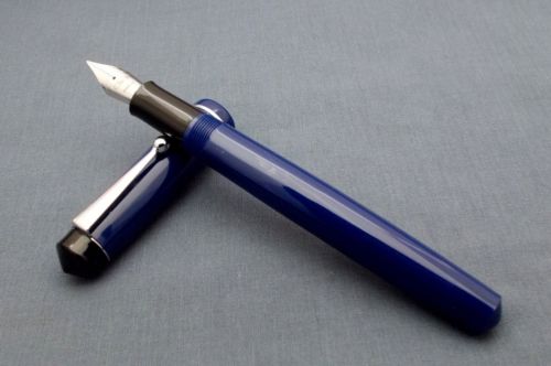 Click Aristocrat Acrylic Fountain Pen - Fine Nib - Chrome Trim - Blue