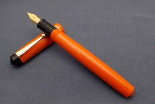 Click Aristocrat Acrylic Fountain Pen - Fine Nib - Gold Trim - Dark Orange