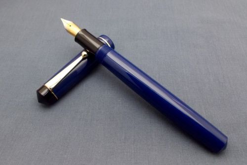 Click Aristocrat Acrylic Fountain Pen - Fine Nib - Gold Trim - Blue